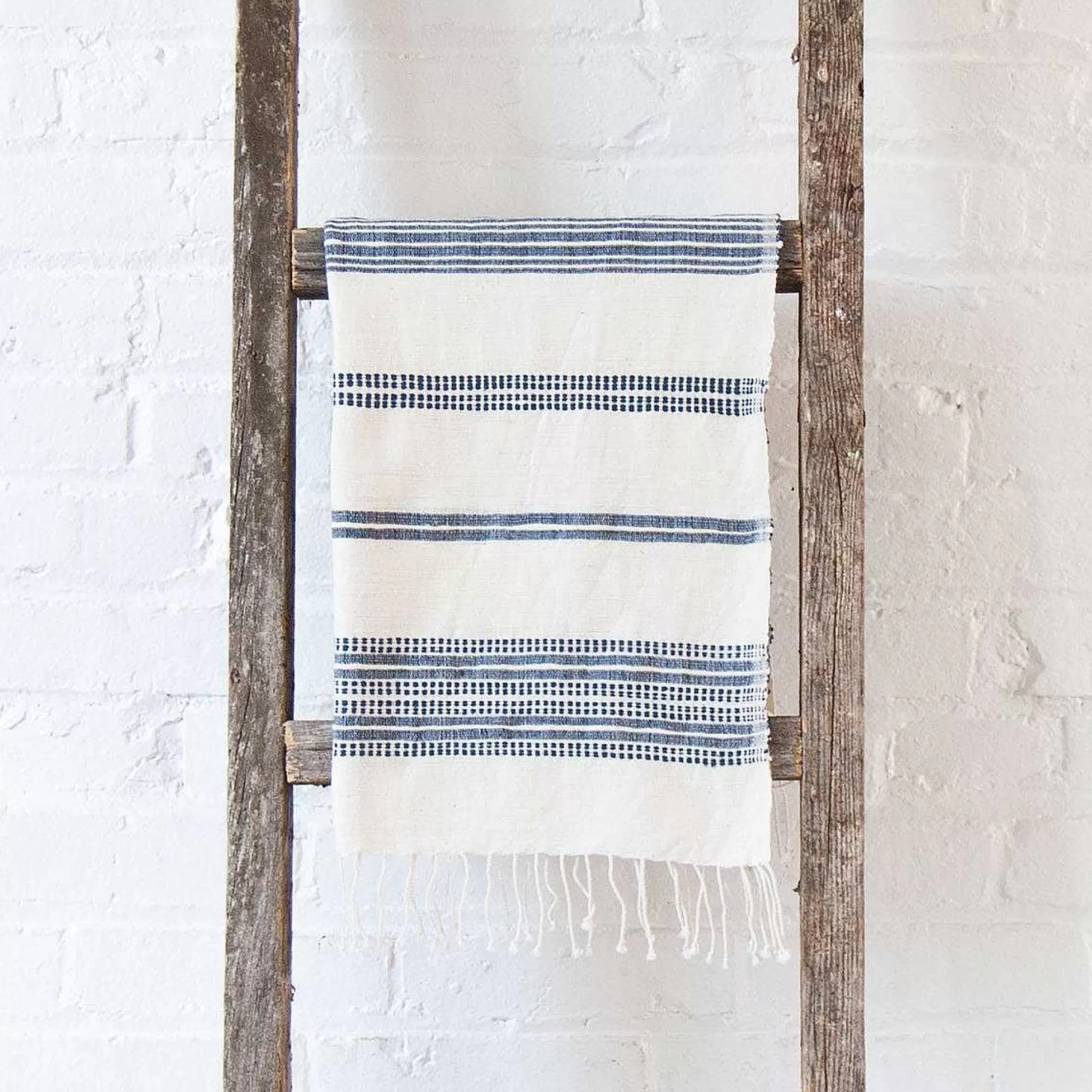 Be Home Hand Towels<Aden Cotton Hand Towel, Natural with Navy