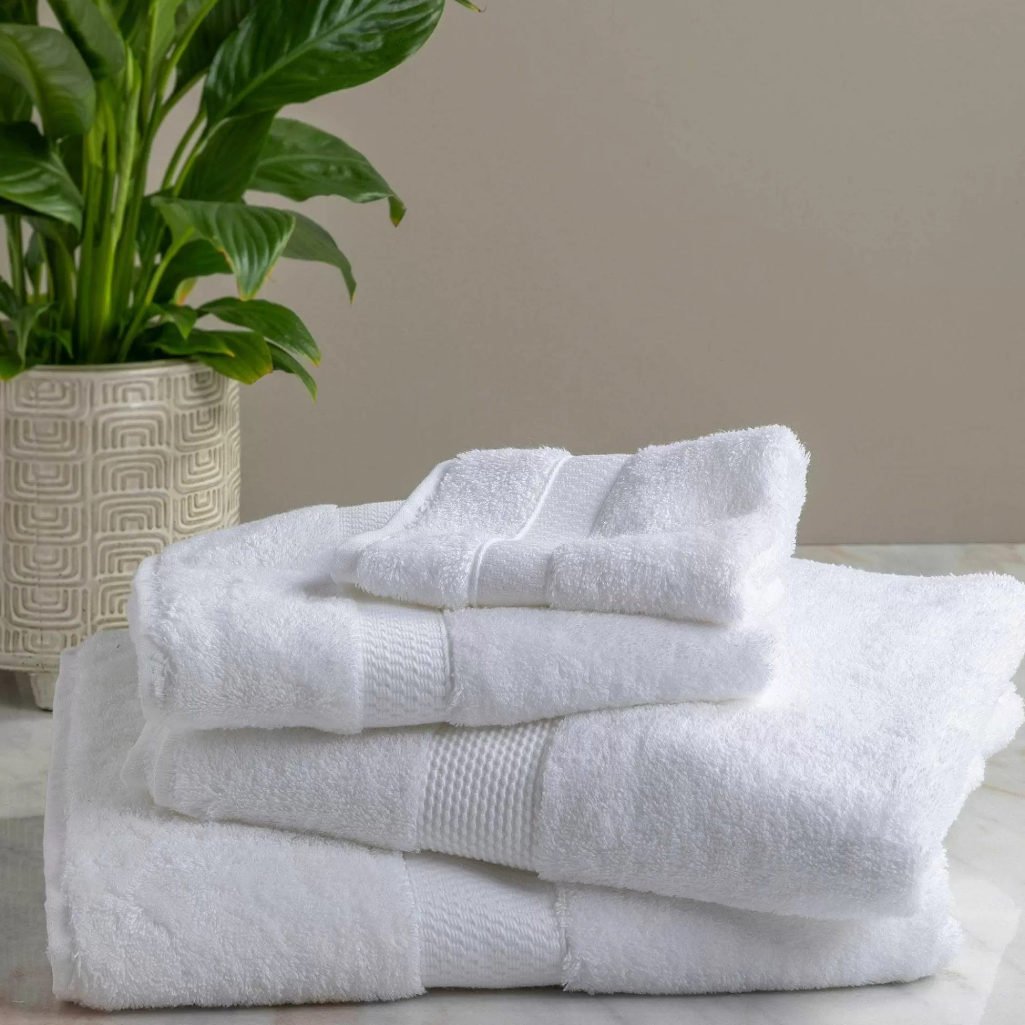 Be Home Bath Hand Towels<City Hand Towel, White