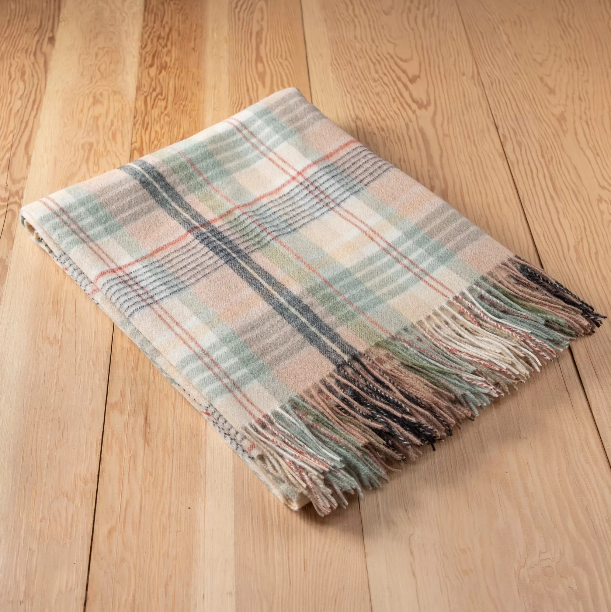 Best Sale Be Home Lambswool Blanket in Seagrass Cottage Check
