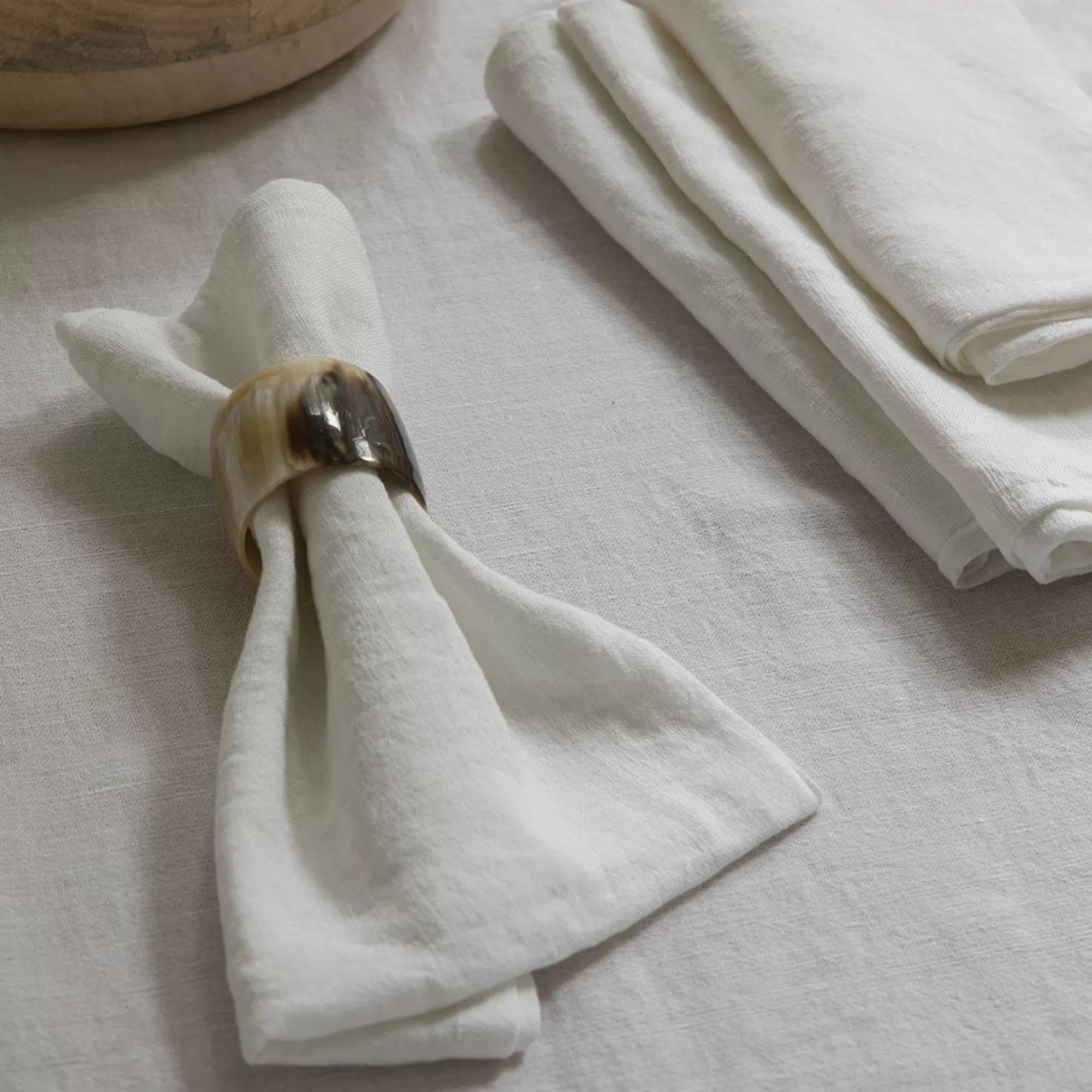 Store Be Home Light Horn Napkin Ring, Set of 4