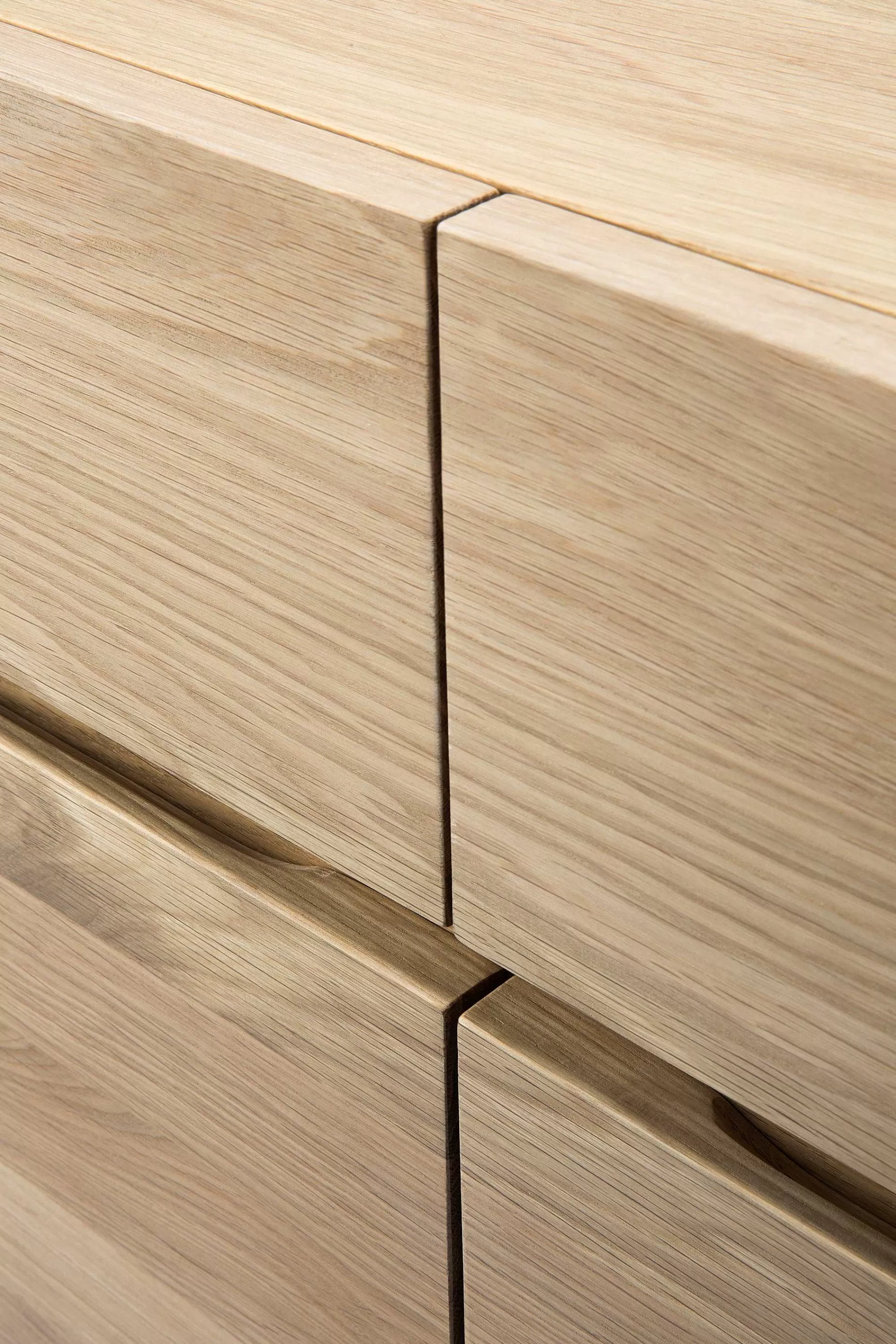 Be Home Sideboards<Ligna Sideboard with Black Metal, 4 Doors & 4 Drawers