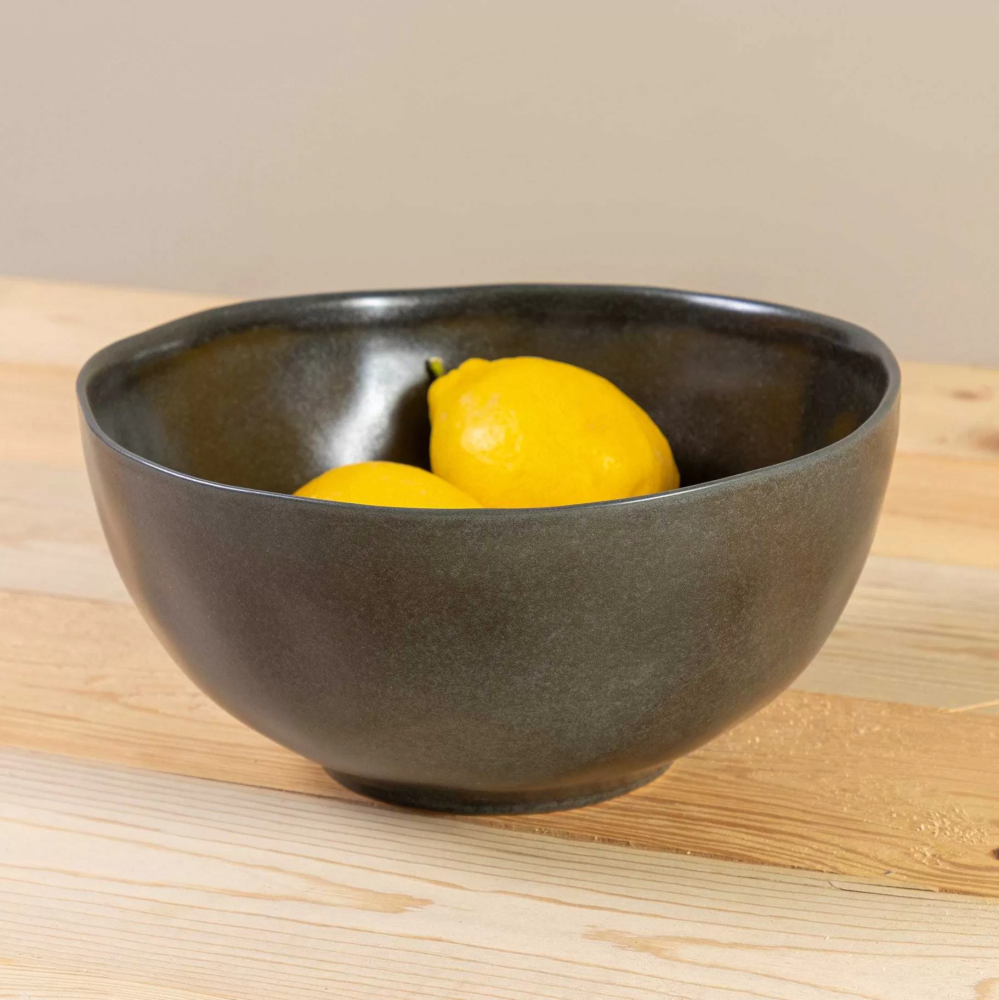 Be Home Stoneware Serving Bowls<Livia 10.5" Serving Bowl, Black