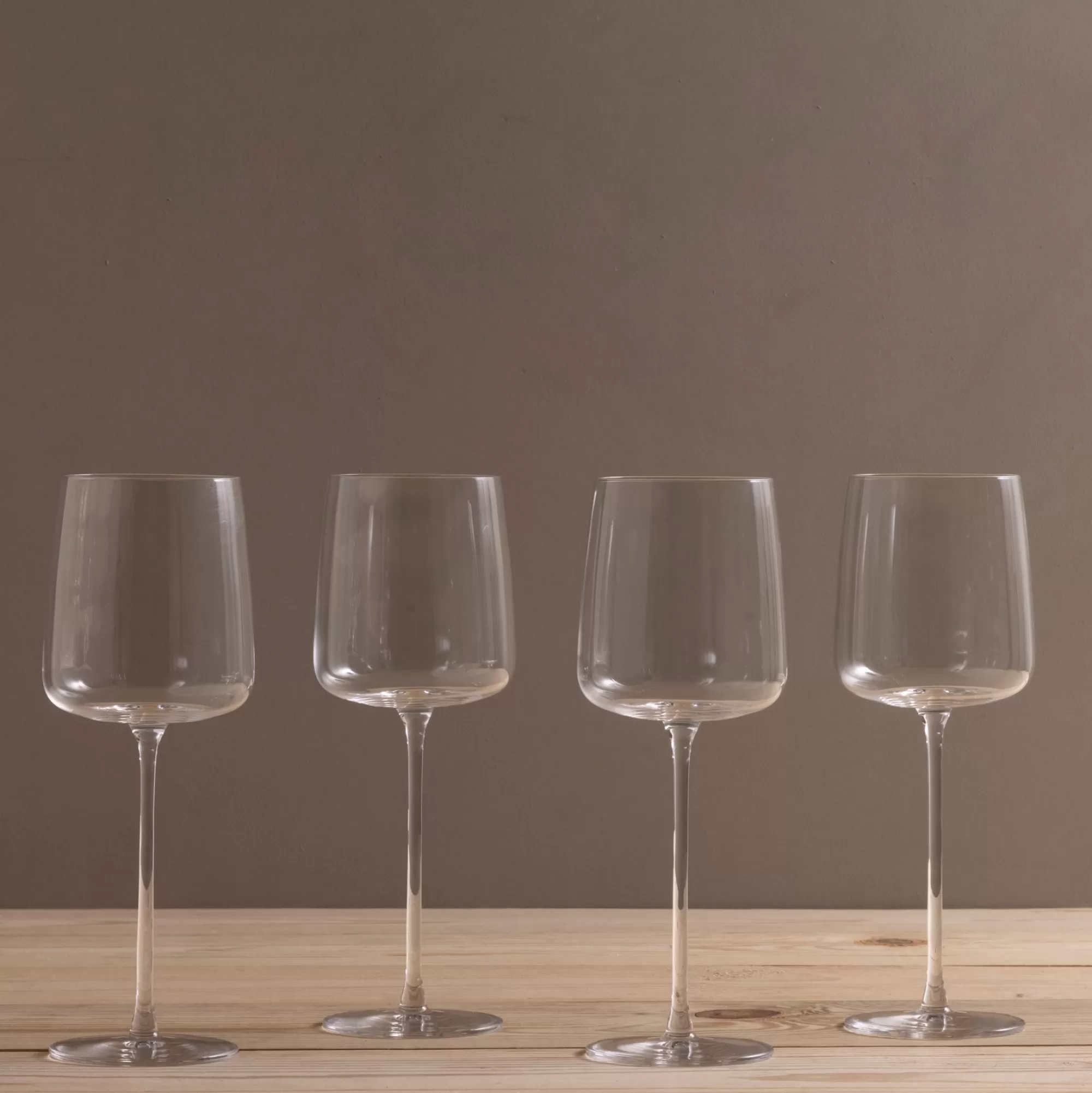 Hot Be Home Metropolitan White Wine Glass, Set of 4