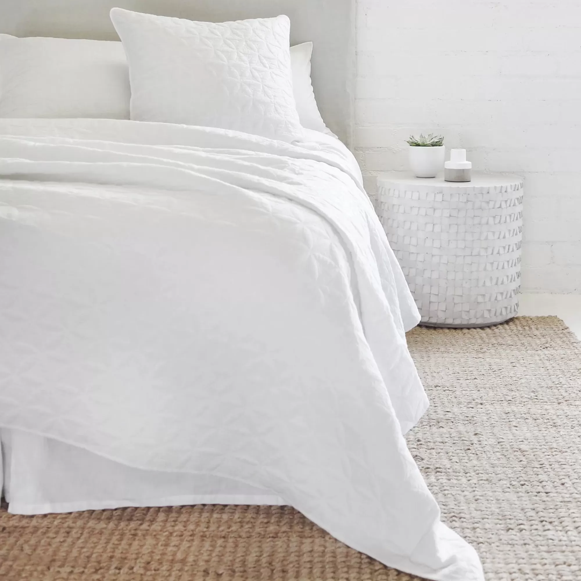 Best Be Home Oslo King Coverlet, White