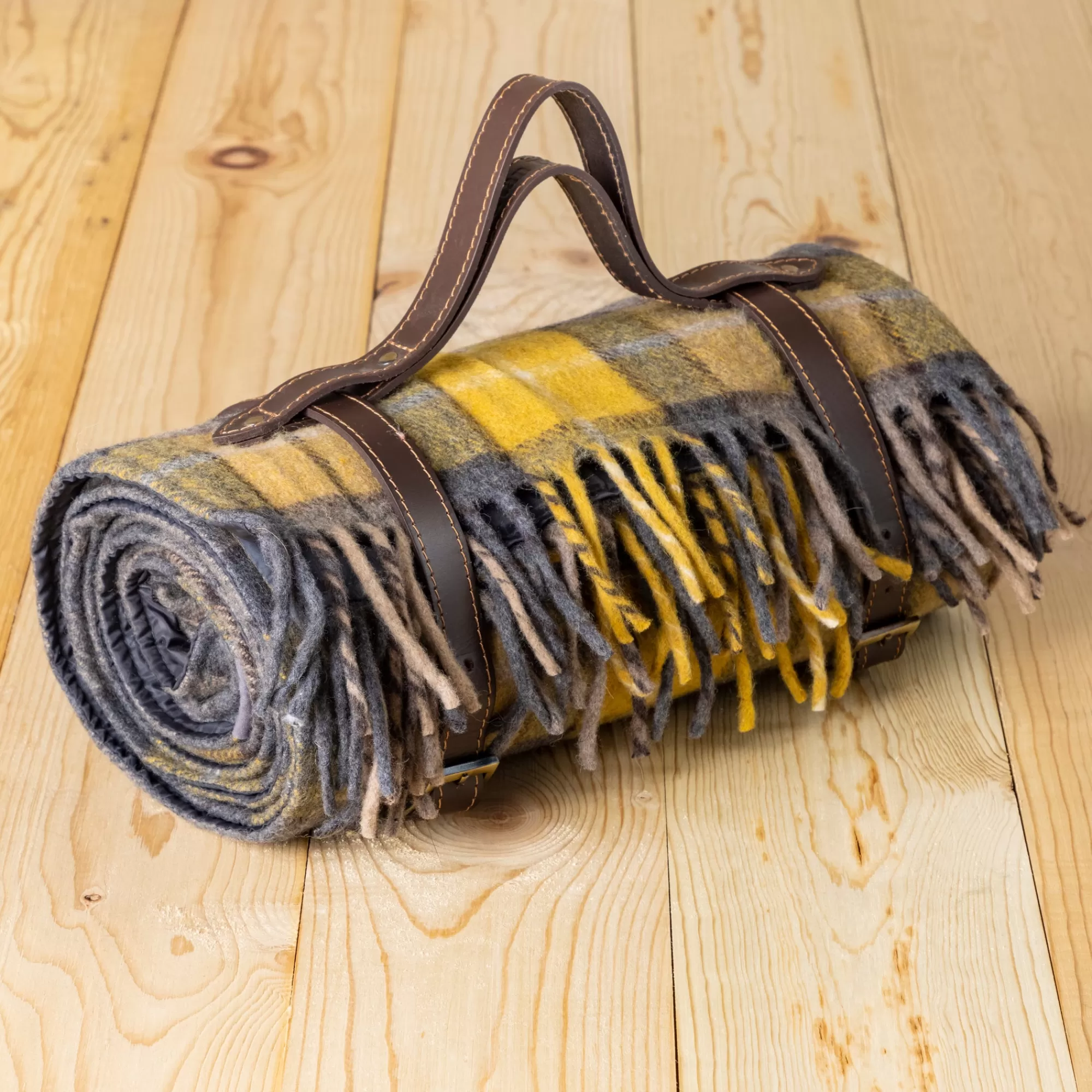 Online Be Home Recycled Wool Waterproof Picnic Blanket in Buchanan Natural Tartan - B