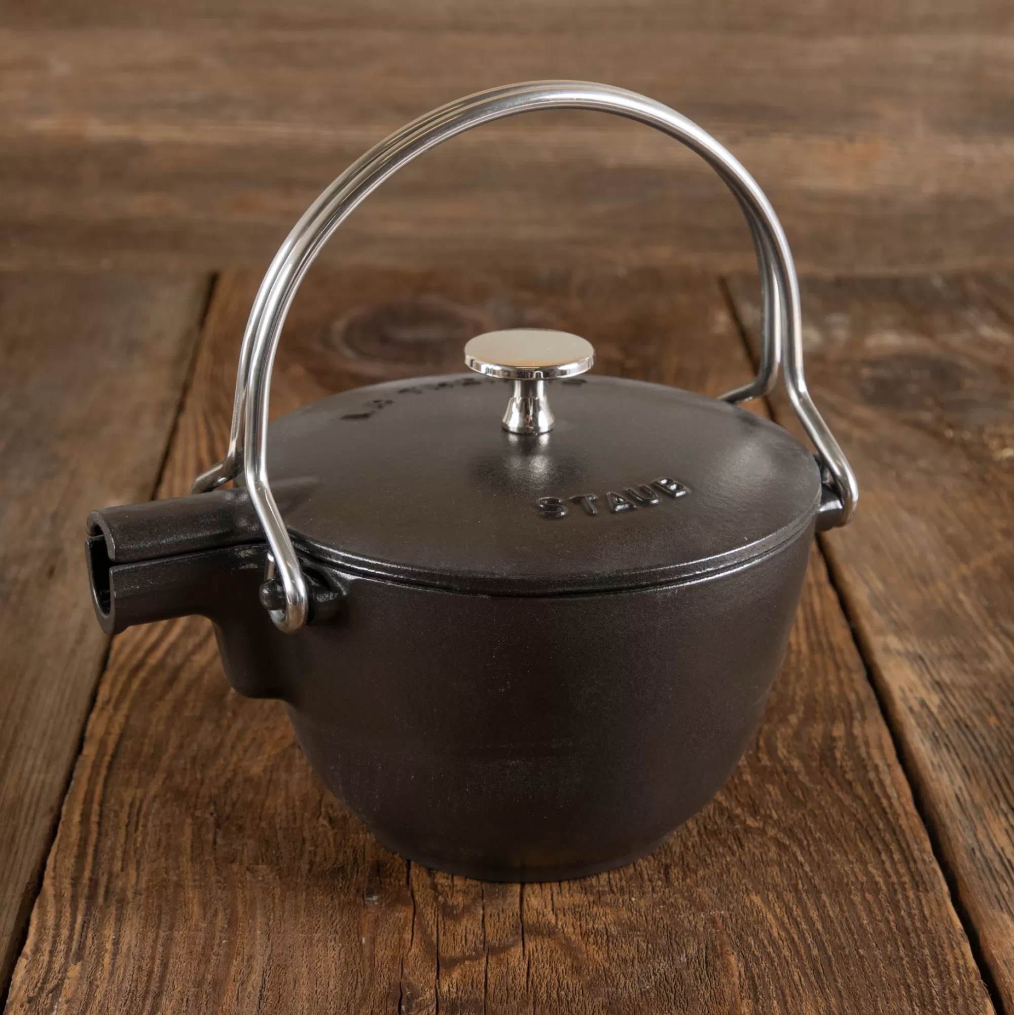 Best Be Home Staub Round Tea Kettle, 1qt, Black