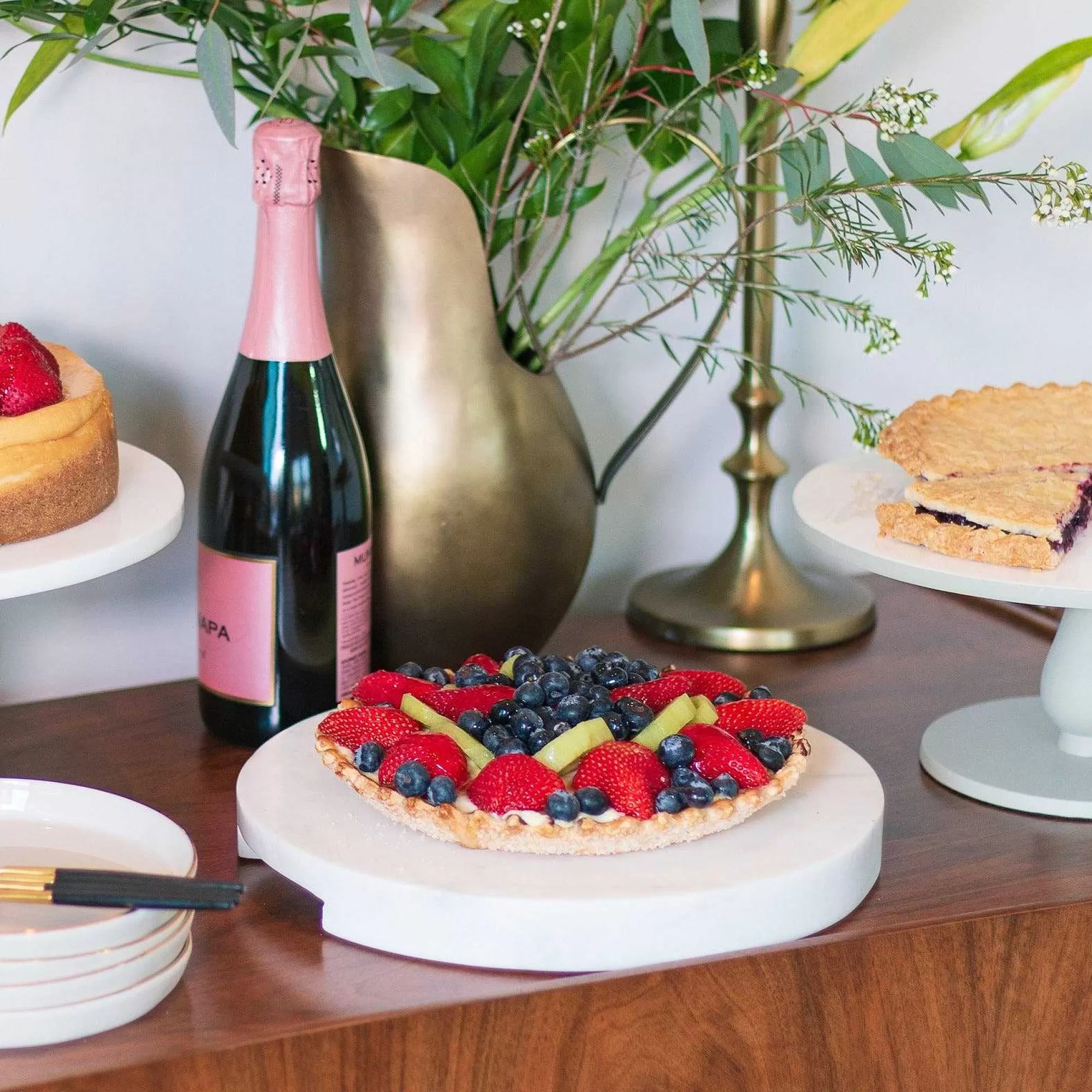 Be Home Cake Stands and Cloches<White Marble Thick Round Board with Handle Grooves